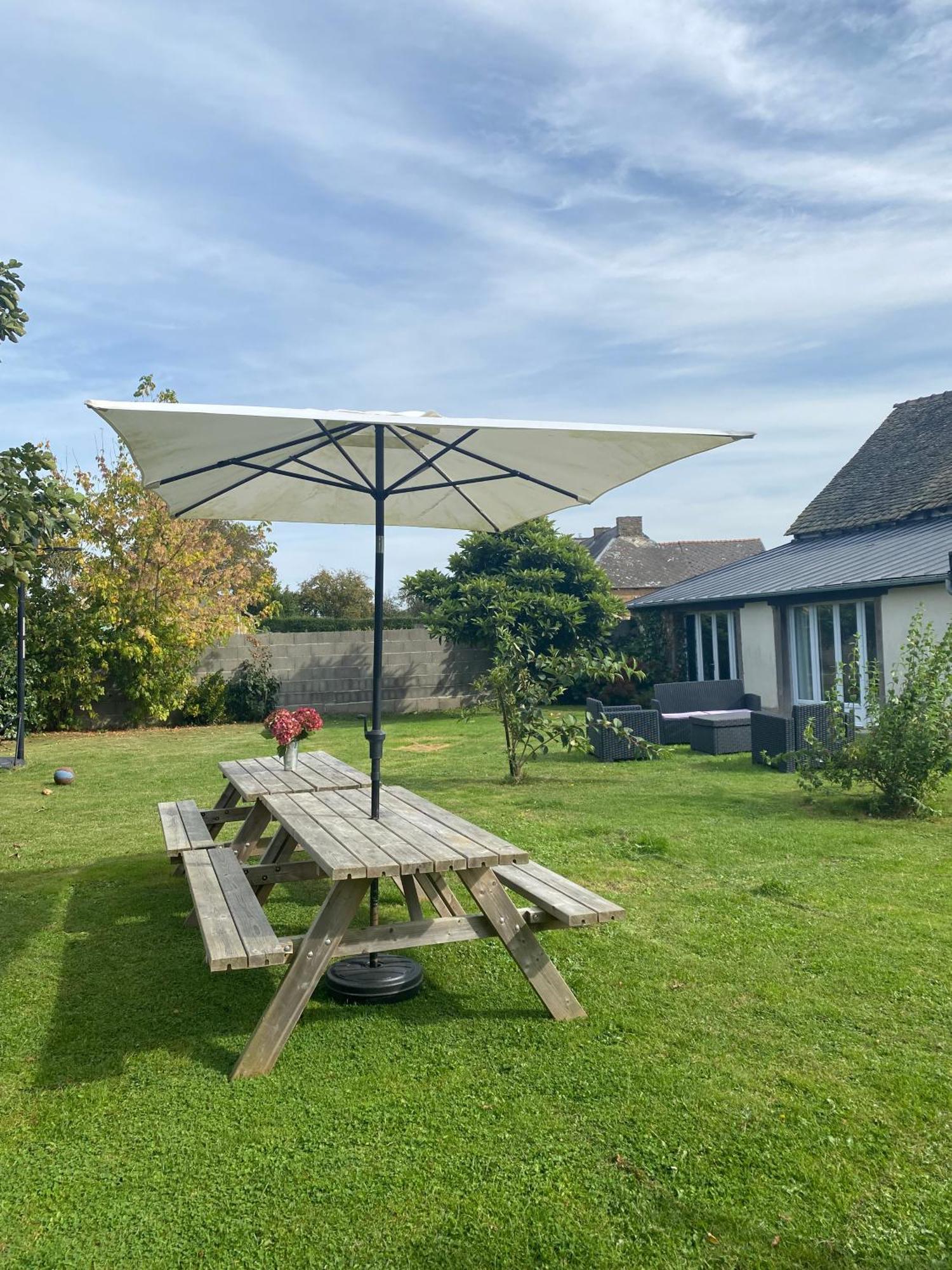 La Clef Du Four Bed & Breakfast Plesder Eksteriør bilde