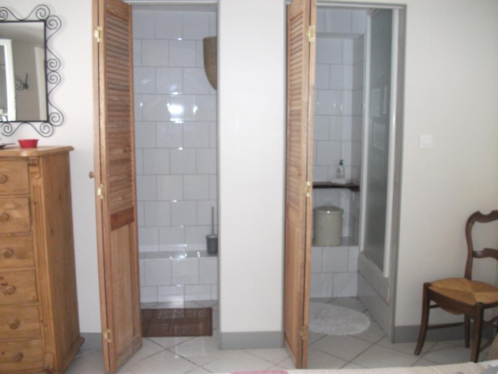 La Clef Du Four Bed & Breakfast Plesder Rom bilde