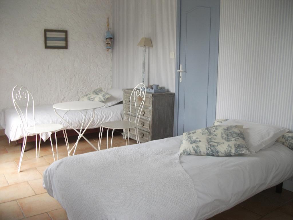 La Clef Du Four Bed & Breakfast Plesder Rom bilde